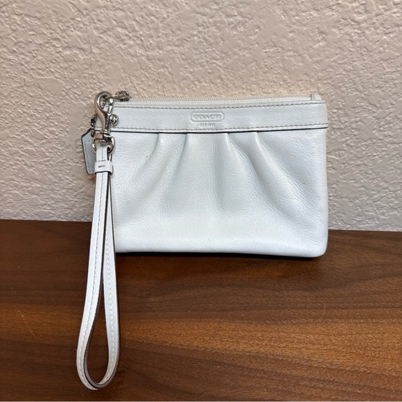 Coach Wristlet Wallet Clutch Genuine Leather Off White Zipper Card Slot Charm - Picture 1 of 10